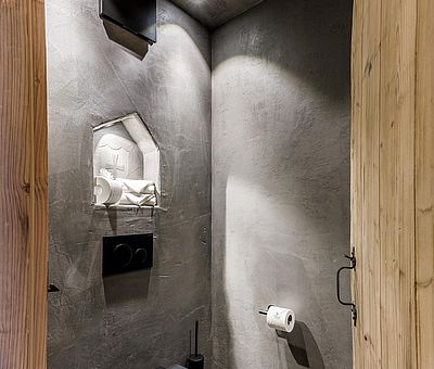 Toilette, klösterliches Standardzimmer, Hotel Arthus