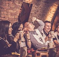 Ritterkeller, Tischregularieren, Suppenlehre Aulendorfer Ritterkeller, Rittermahl, Tischregularien, Suppenlehre, Flaedlesuppe, Verkoestigung, Geselliges Event, Erlebnis, Unterhaltung, Mittelalter