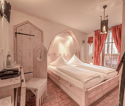 Turmzimmer, Doppelbett, Turm, Hotel Arthus, Aulendorf