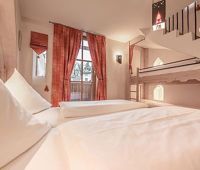 Schlafbereich Turmzimmer Hotel Arthus, Doppel- und Etagenbett, Vierbettzimmer, Turm