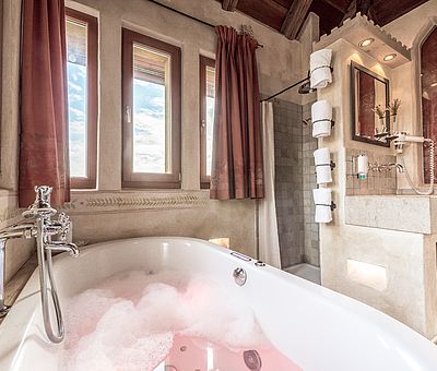 Whirlwanne, Turmzimmer, Ausblick Aulendorfer Schloss, Hotel Arthus