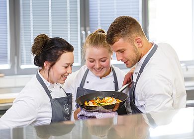 Kuechenteam Gasthaus zum Rad, Hotel Arthus, Ritterkeller, Genuss, Speisen, Regionalitaet, Liebe zu Lebensmittel