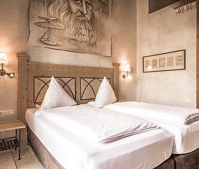 Schlafbereich Themenzimmer Leonarda da Vinci, Hotel Arthus