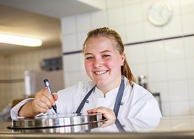 Koechin Gasthaus zum Rad, Auszubildende, Hotel Arthus, Ritterkeller, Organisation, Freude und Genuss am Kochen, Liebe zu Lebensmitteln